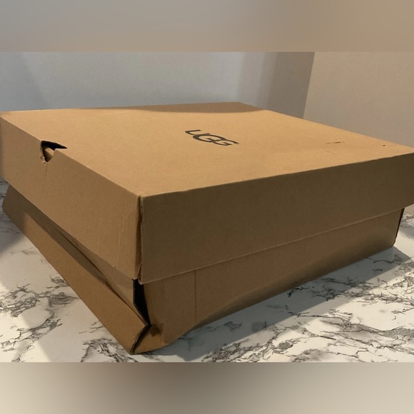 Ugg Australia Women’s Selene Ankle Boots In Oyster Size 11 NIB - Picture 12 of 12